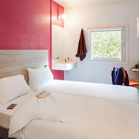 Hotelf1 Aix En Provence Sainte Victoire Hotel Meyreuil