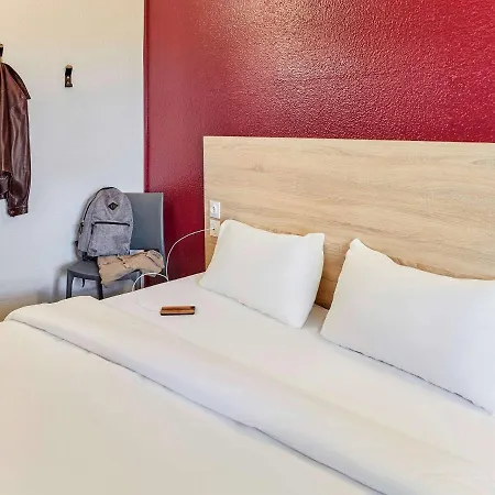 Hotelf1 Aix En Provence Sainte Victoire Отель Мерёй